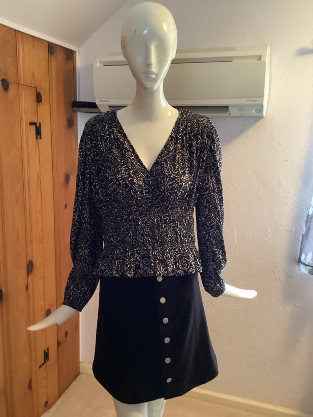 Universal Thread Black & White Surplice Smocked Waist Blouse